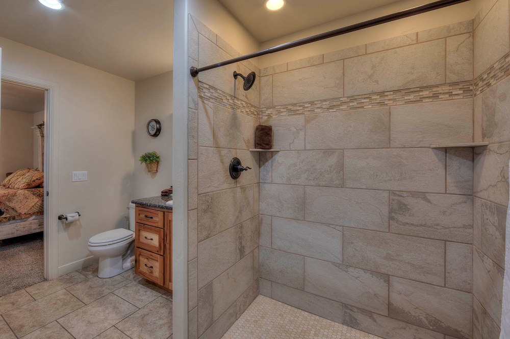 Premier Townhome photo 3