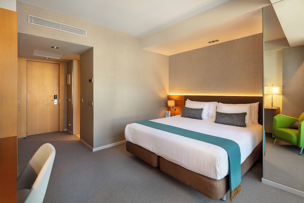 Room (Smart Guggenheim Views) photo 3