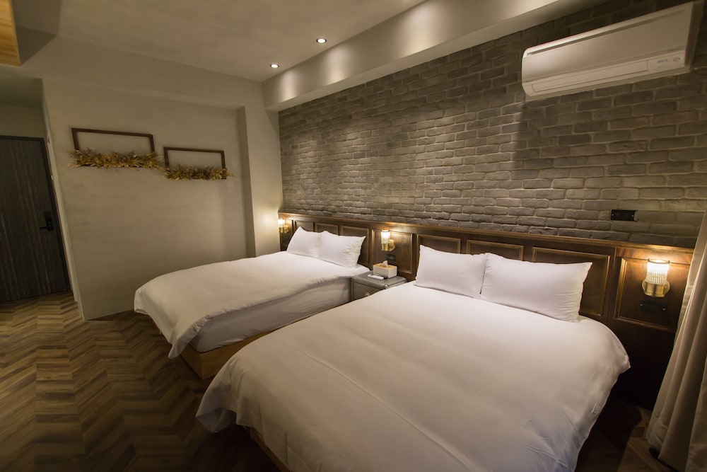 Quadruple Room, 2 Double Beds, Refrigerator photo 3
