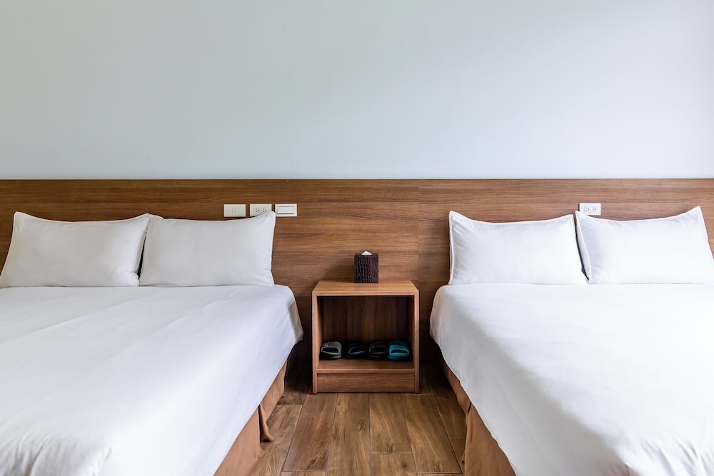 Superior Quadruple Room, Bathtub photo 1