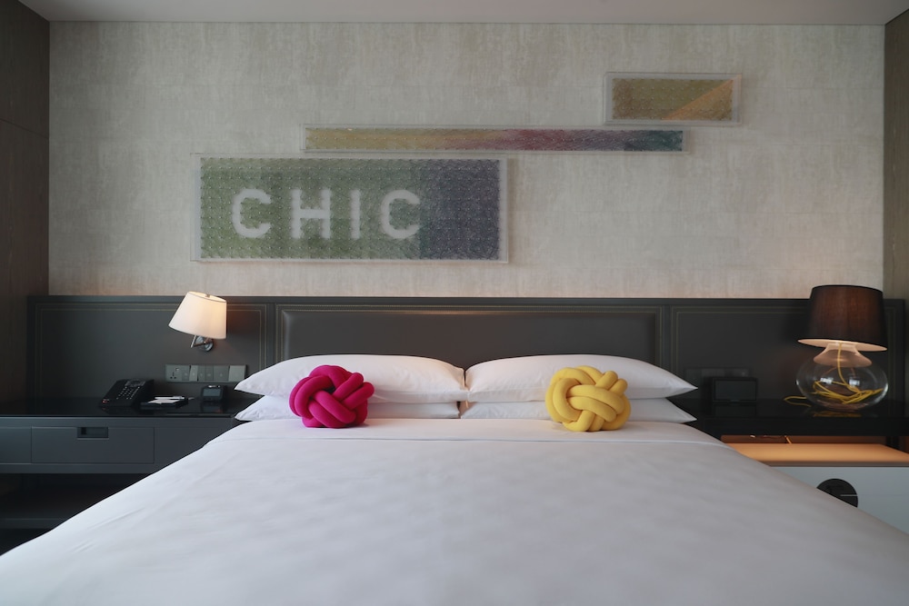 Club Suite, 1 King Bed, City View photo 3