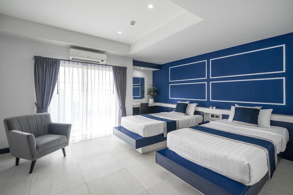 Deluxe Twin Room photo 1