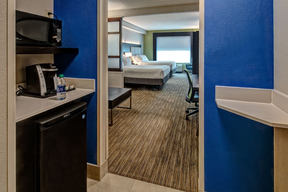 Suite, 2 Queen Beds, Accessible (Communication) - Photo 6