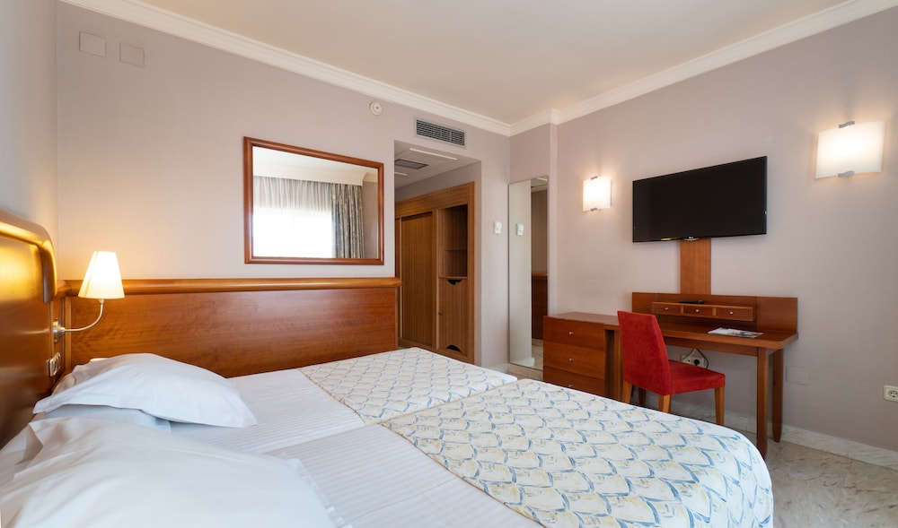 Classic Double Room, Terrace (2 pax) thumbnail 6