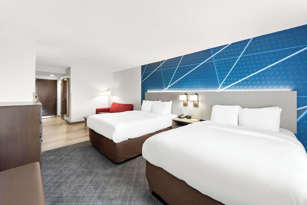 Suite, Multiple Beds, Non Smoking - Photo 6