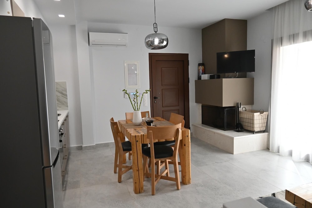 Villa photo 2