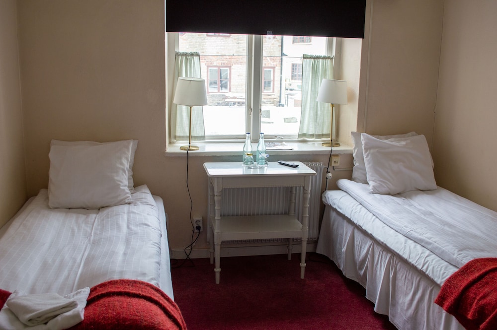 Economy Double Room photo 2