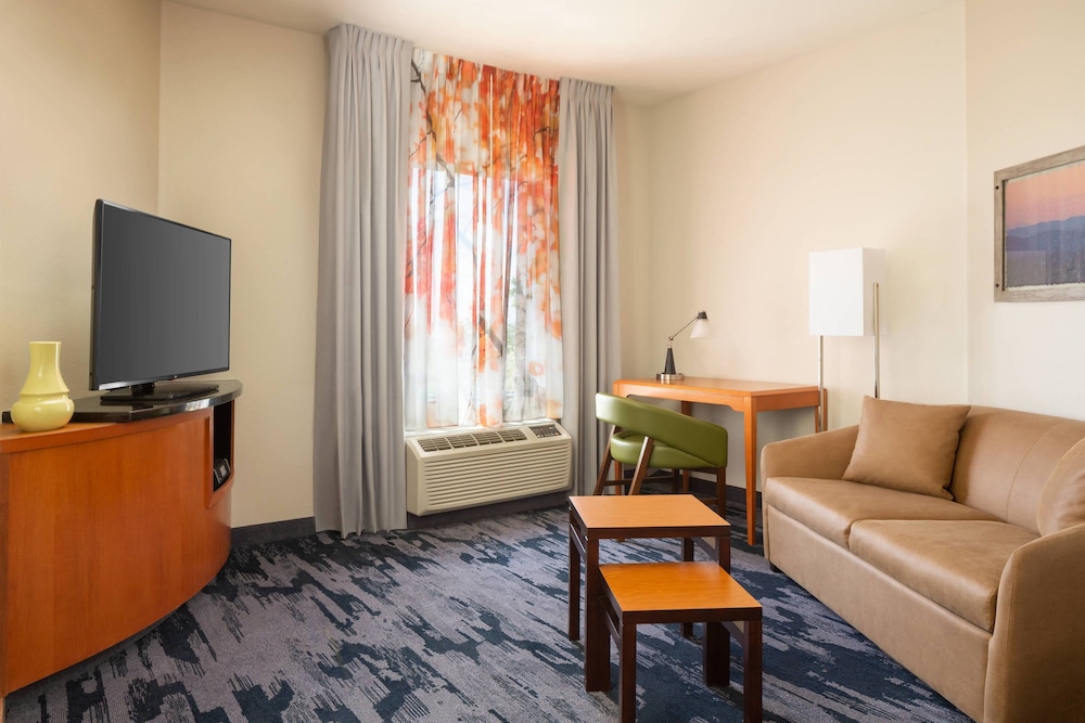 Room, 2 Queen Beds (Mobility/Hearing Accessible, Tub) - Photo 2
