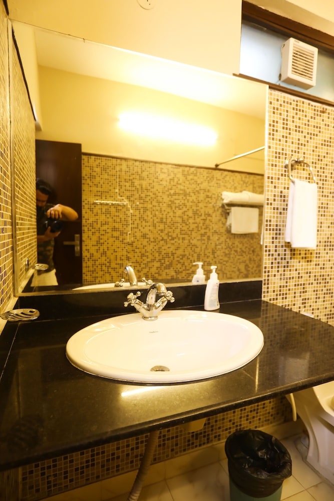 Deluxe Room, Balcony, Hill View photo 2