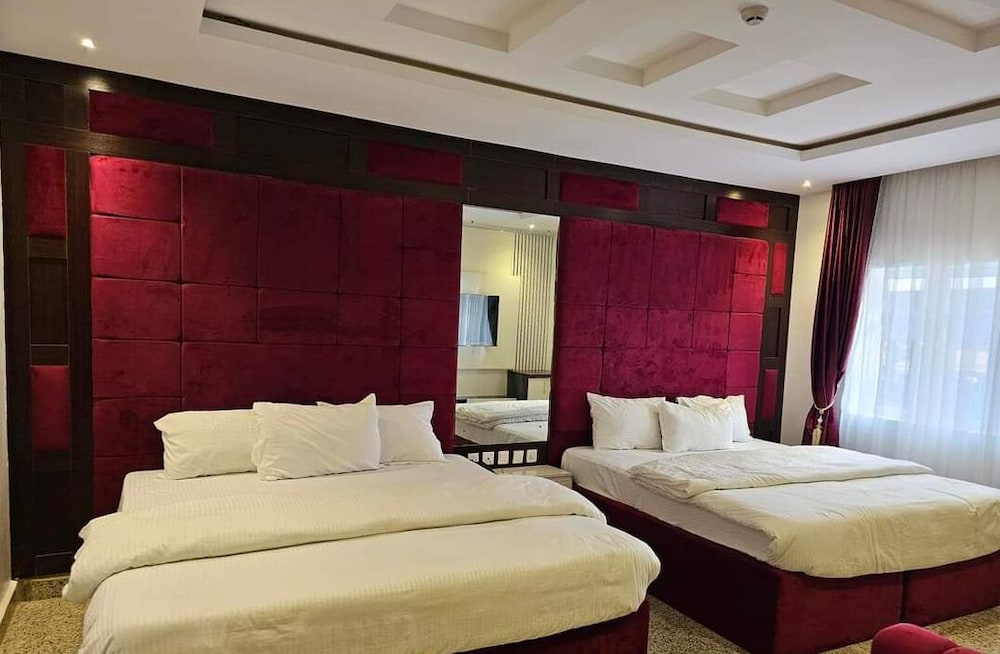 Luxury Suite photo 1