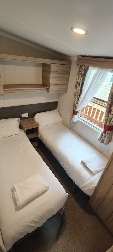 No Pets Woodpecker 2 Bed photo 2