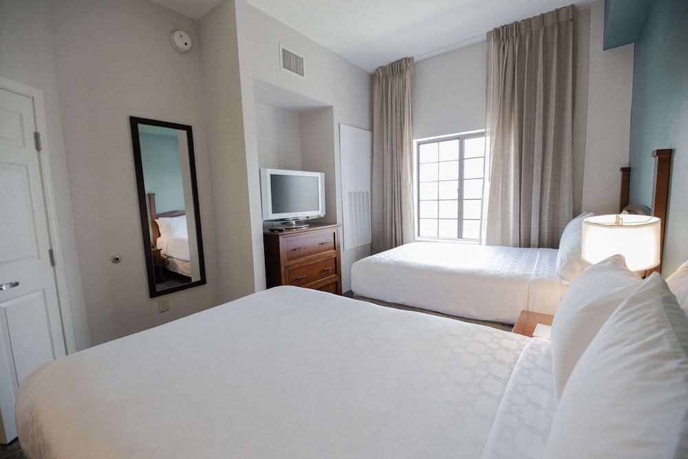 Suite, Multiple Beds, Accessible (Hearing - Roll in Shower) - Photo 2