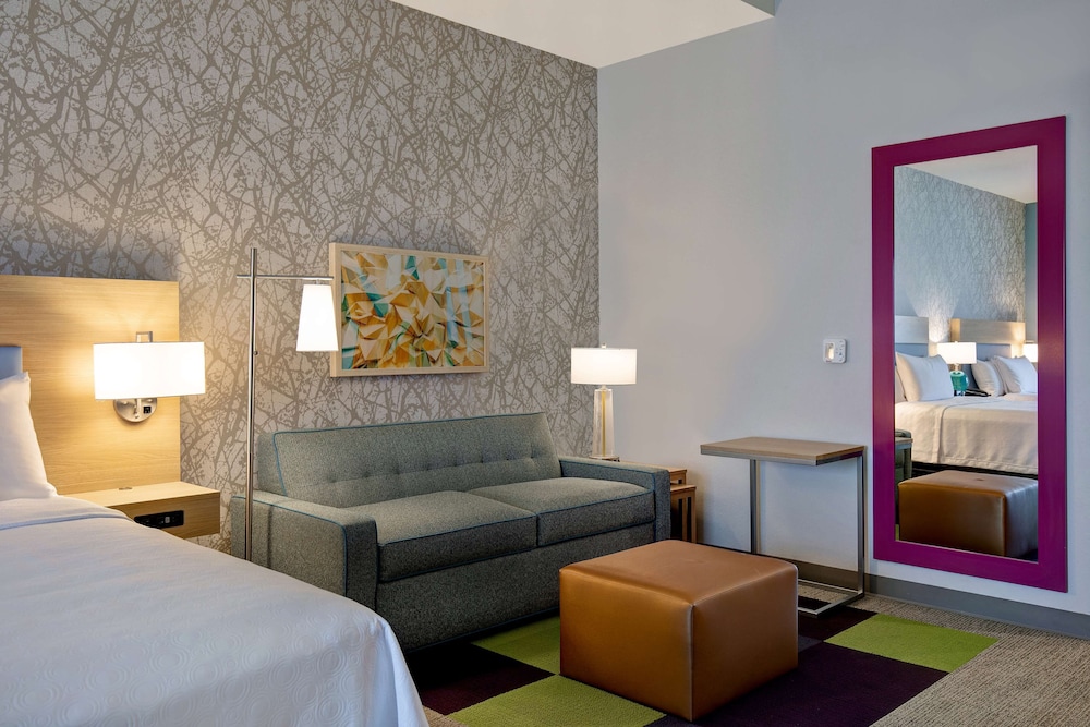 Room, 1 King Bed, Accessible (Mobility & Hearing) photo 1