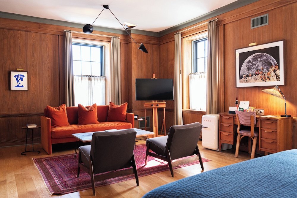 Suite (Wall St) photo 3