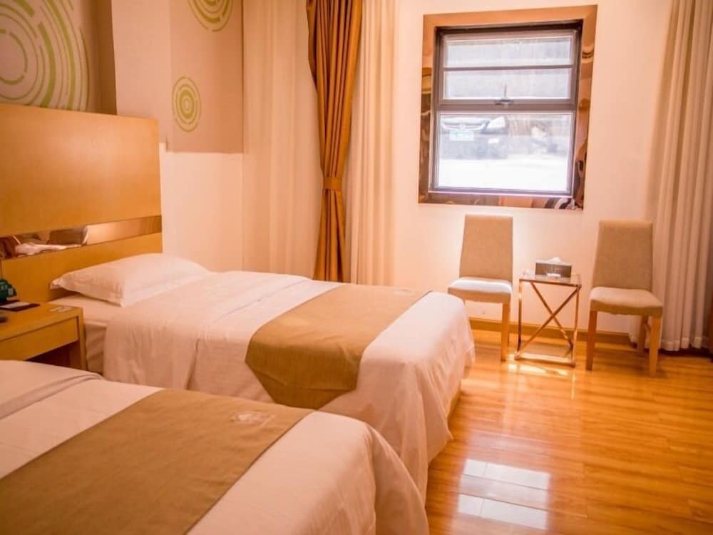 Twin Room, Mountain View (1f)