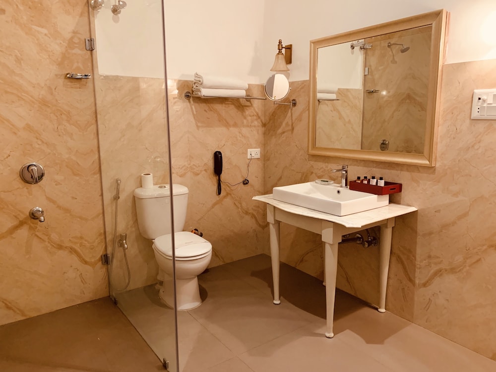 Deluxe Double or Twin Room - Photo 3