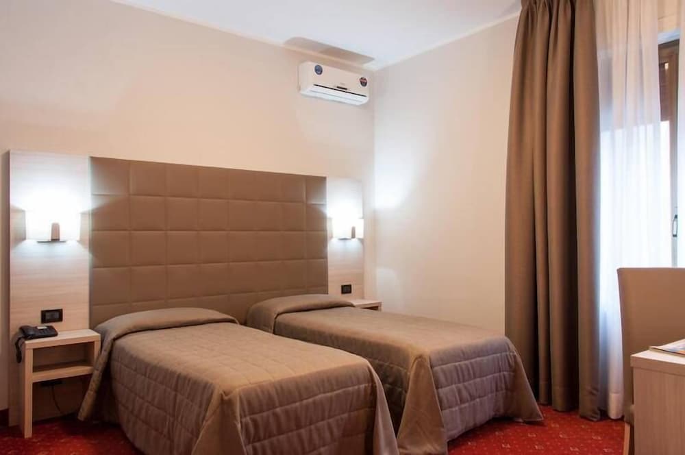 Twin Room, Annex Building