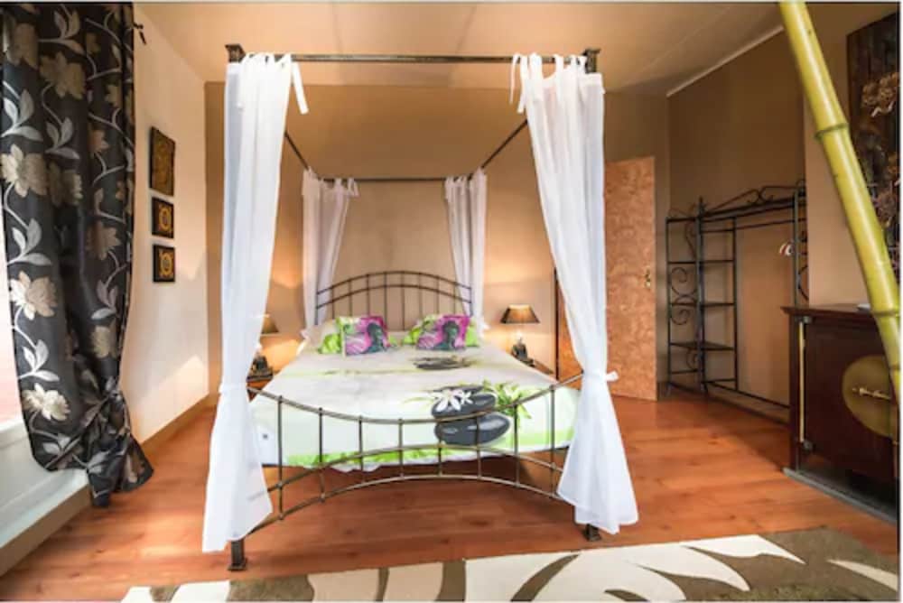 Double Room (Baldaquin) - Photo 1
