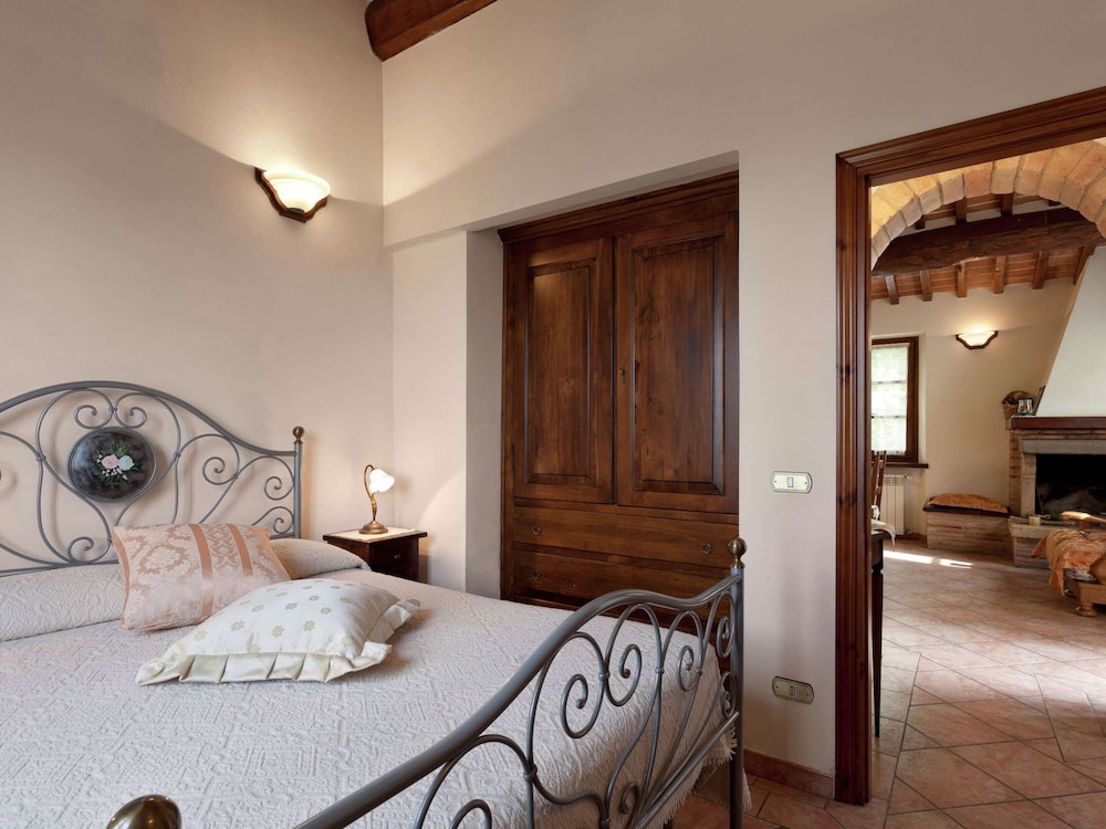 Classic House, 3 Bedrooms photo 3