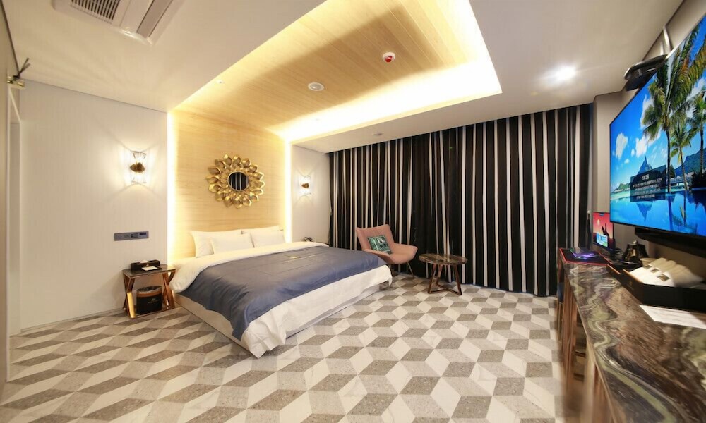 Standard Double Room - Photo 3