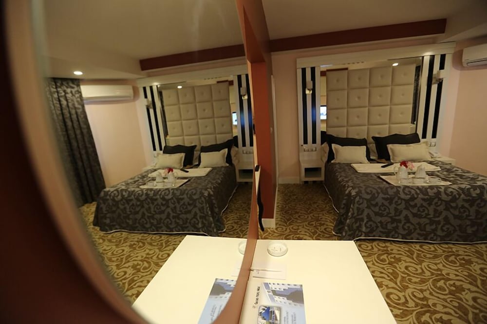 Standard Double or Twin Room photo 1