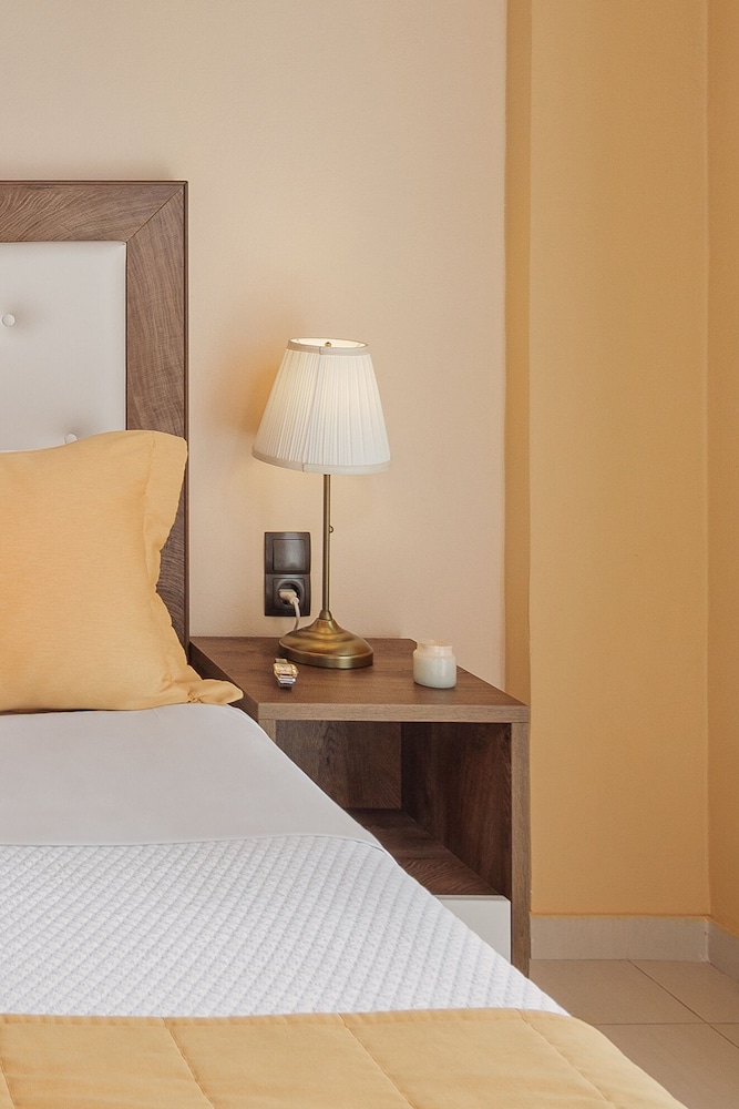 Superior Double Room with Balcony and Sea View - Photo 3