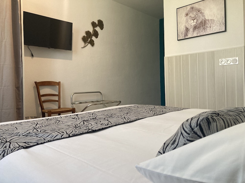 Classic Double Room, 1 Queen Bed, Garden View