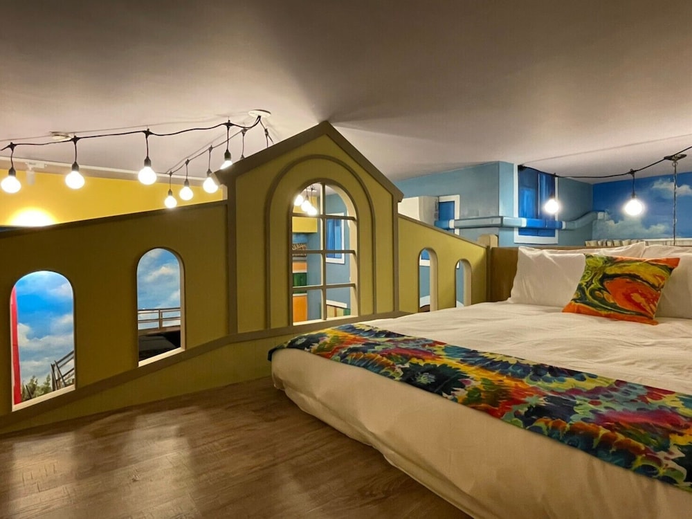 City Quadruple Room - Photo 8
