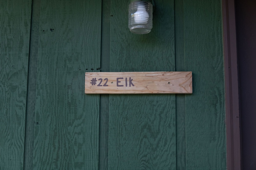 Deluxe Cabin, Fireplace, Lake View