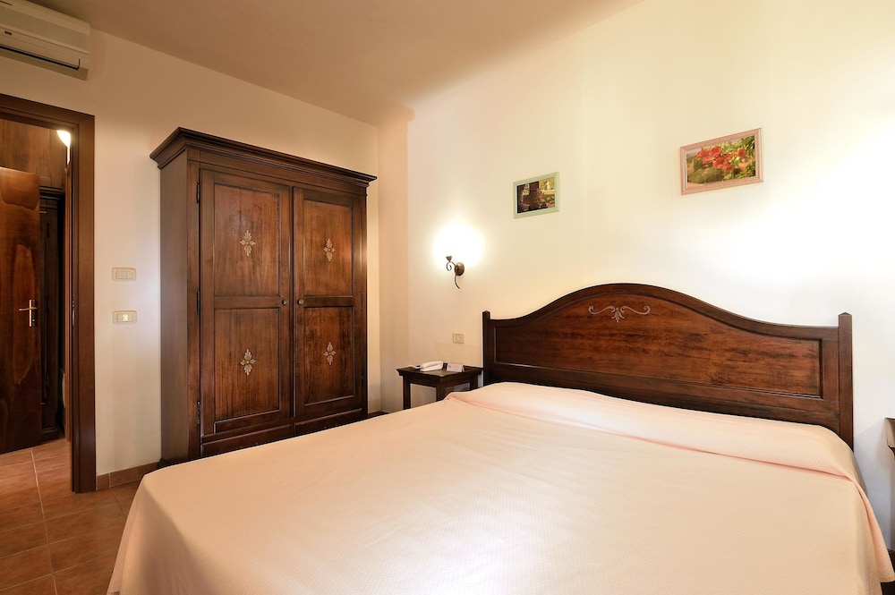 Economy Double Or Twin Room photo 1