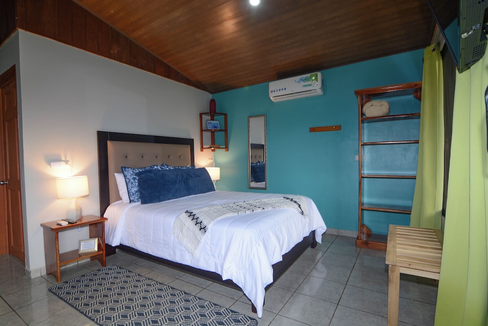 Deluxe Studio Suite, Garden View photo 3