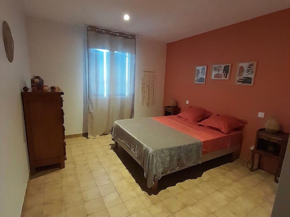 Villa photo 2