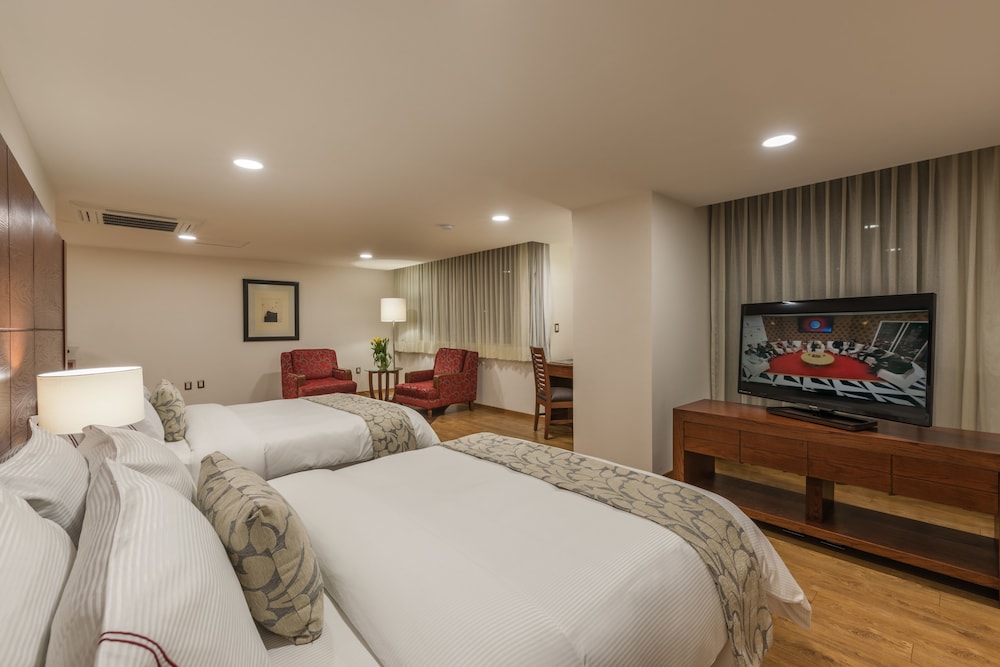 Double Master Suite