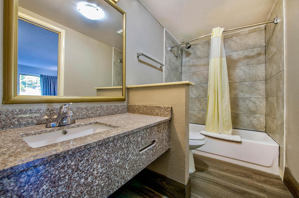 Deluxe Room, 2 Double Beds, Non Smoking, Refrigerator & Microwave - Photo 11