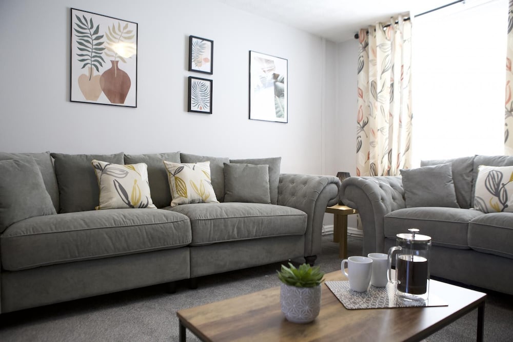 Apartment photo 1