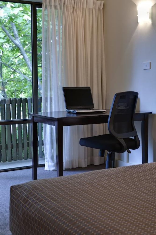 Executive Room, 1 Queen Bed With Sofa Bed, Balcony - Photo 6