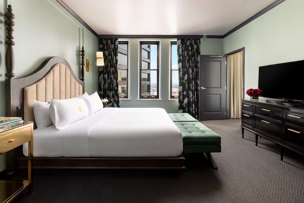 Standard Suite, 1 King Bed, City View (Hearing) - Photo 3