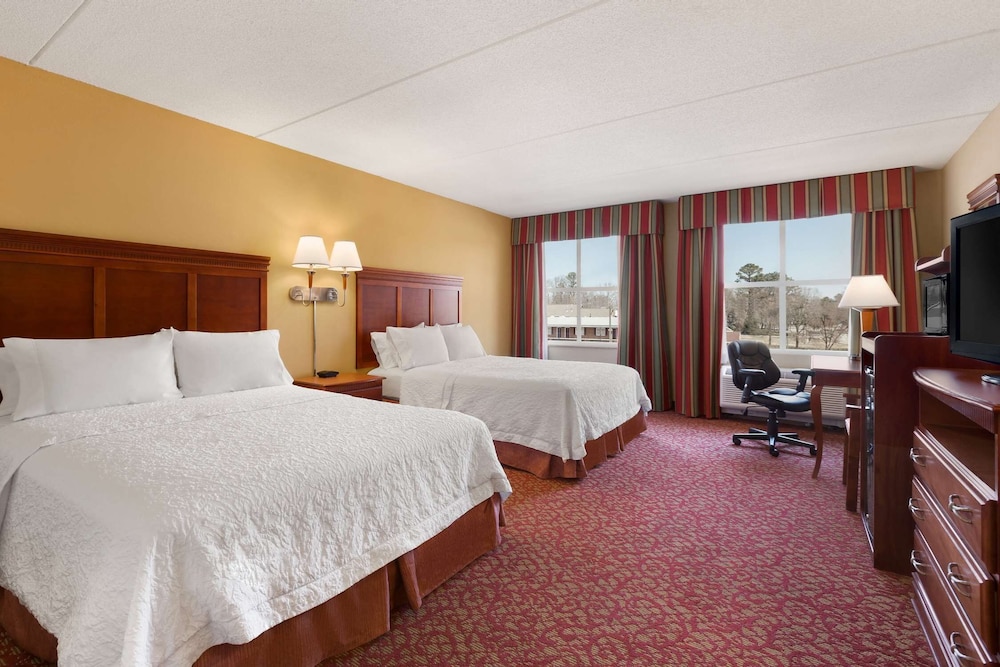 Traditional Room, 2 Queen Beds - Photo 4