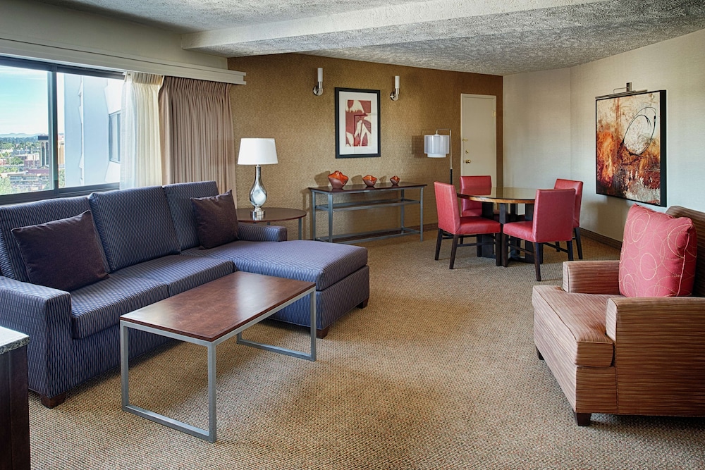 Suite, 1 King Bed (Ambassador) photo 1