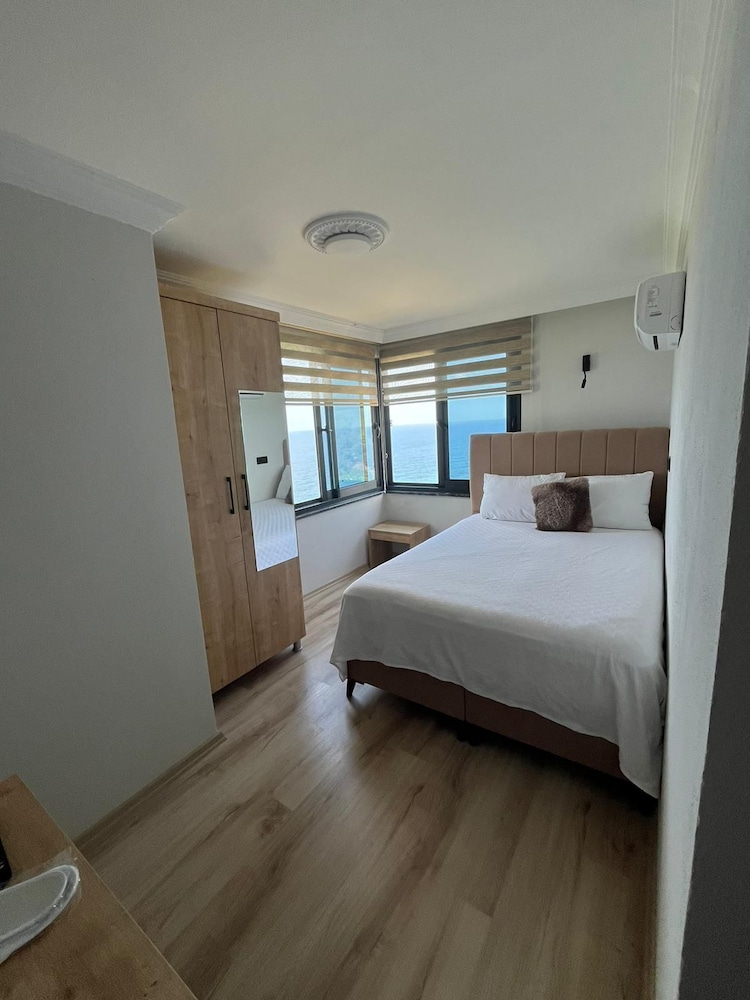 Economy Double Room, Sea View photo 2