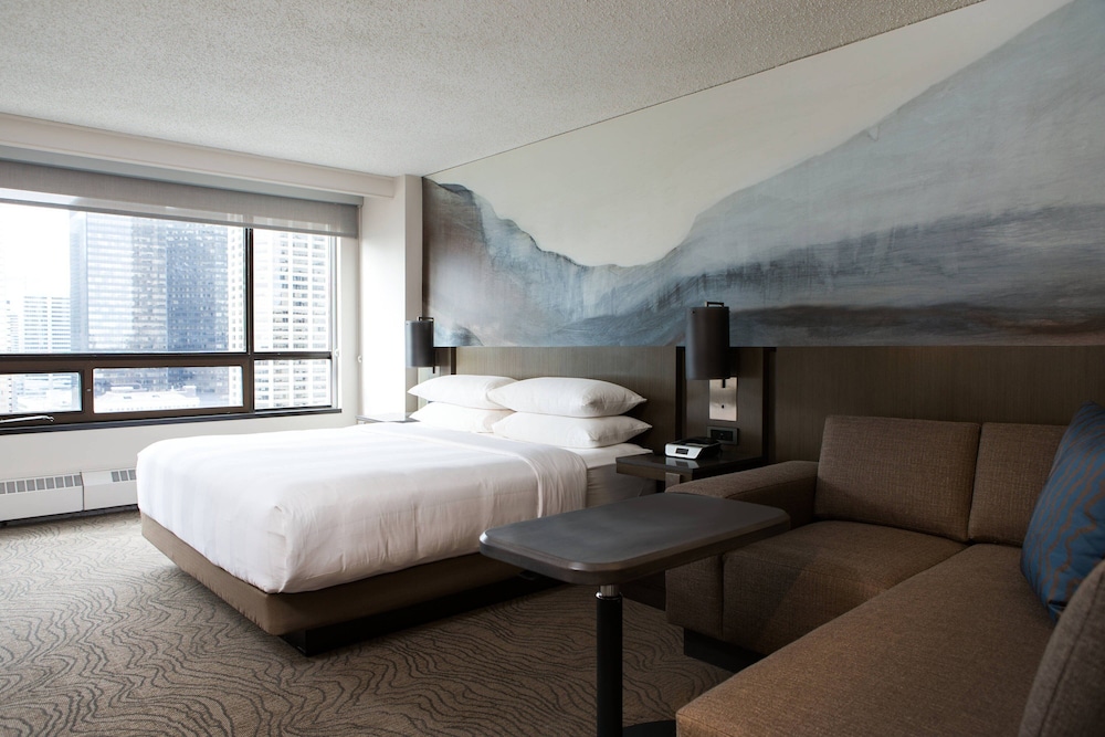 Suite, 1 Bedroom, Corner (Corner) - Photo 3