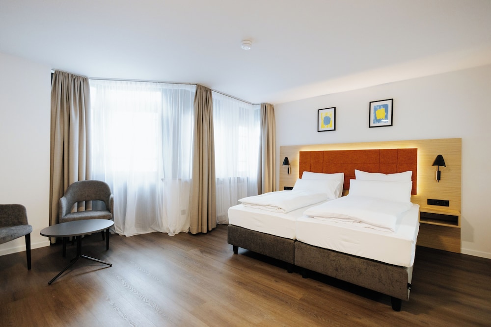 Superior Double Room, City View