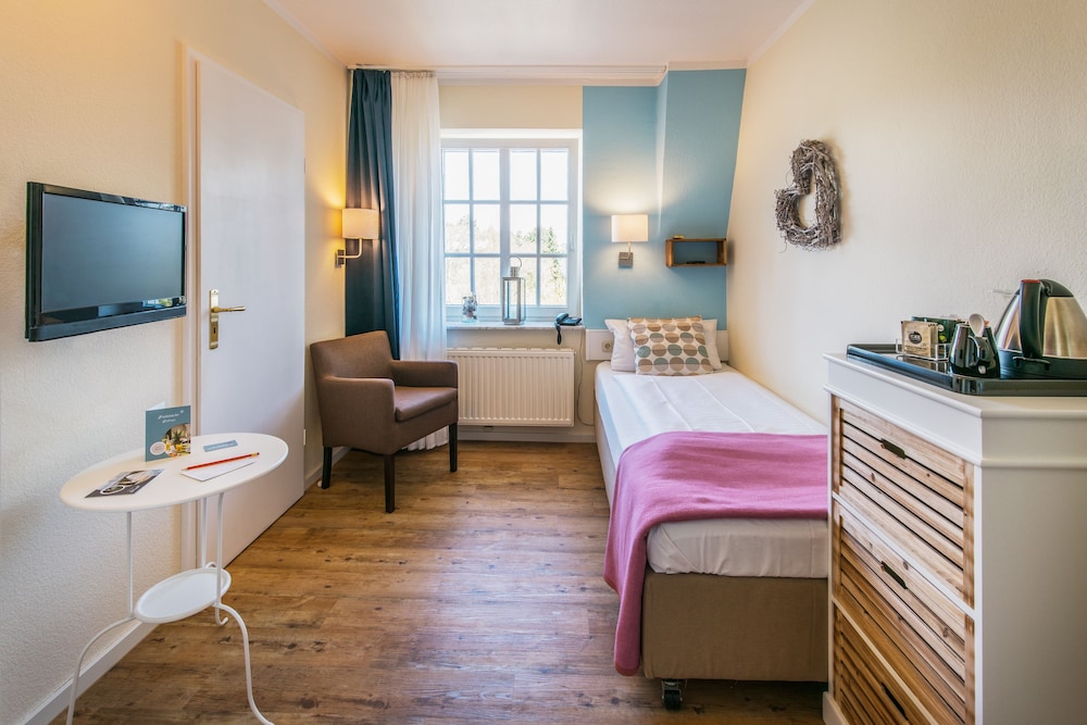 Classic Single Room, Garden View photo 3
