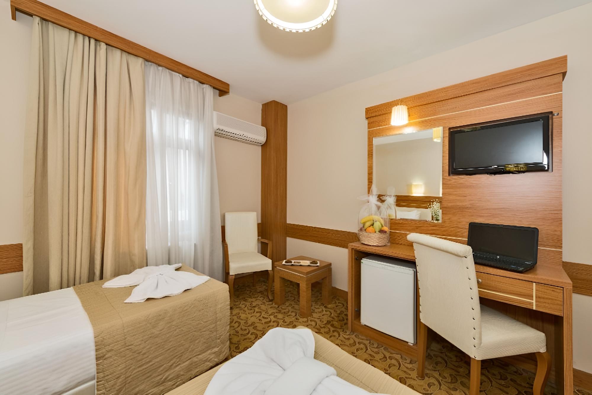 Standard Double or Twin Room photo 3