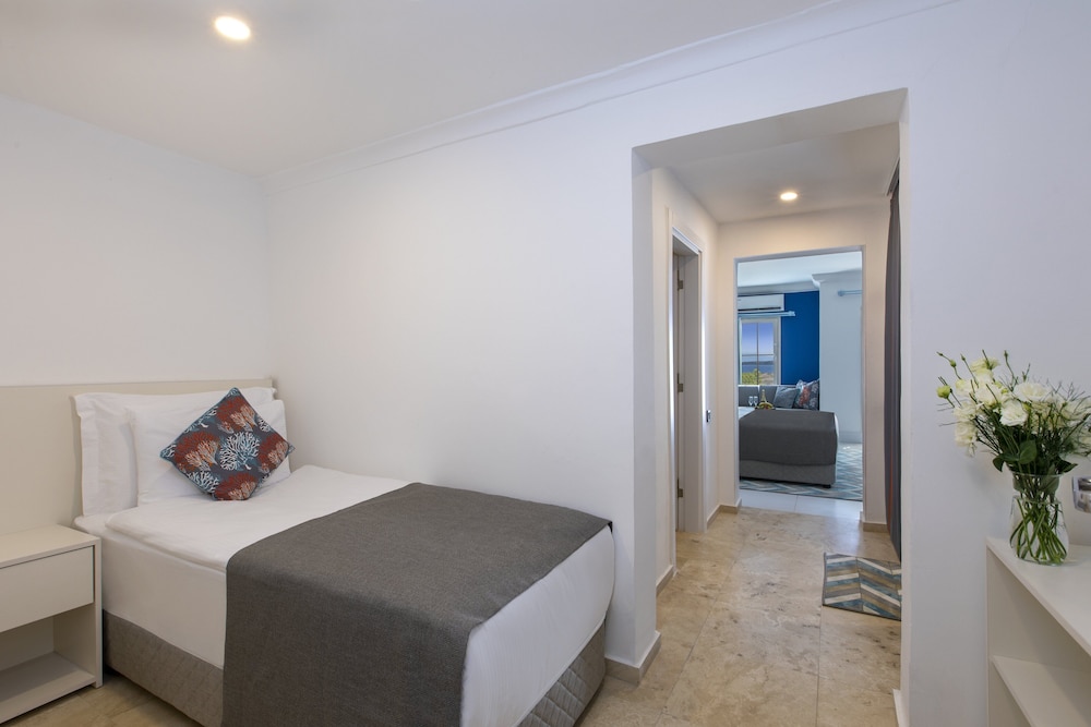 Premium Room, 1 King Bed with Sofa bed, Sea View photo 1