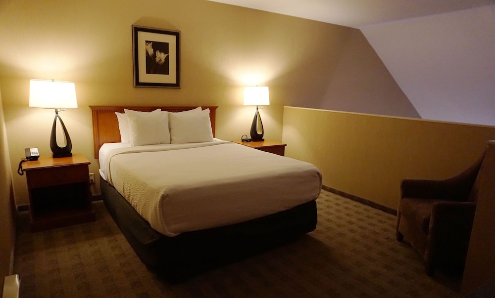Suite, 1 Queen Bed, Non Smoking (Loft) - Photo 1