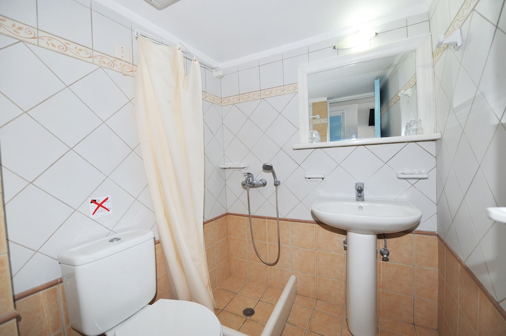 Standard Double Room - Photo 4