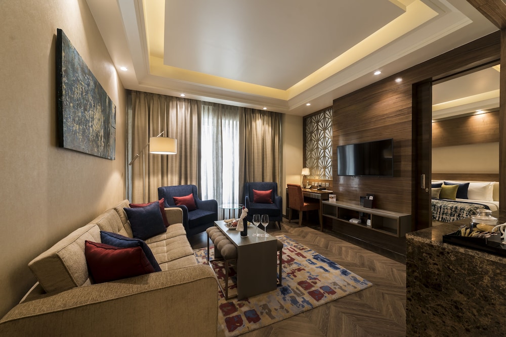 Executive Suite, 1 Queen Bed photo 3
