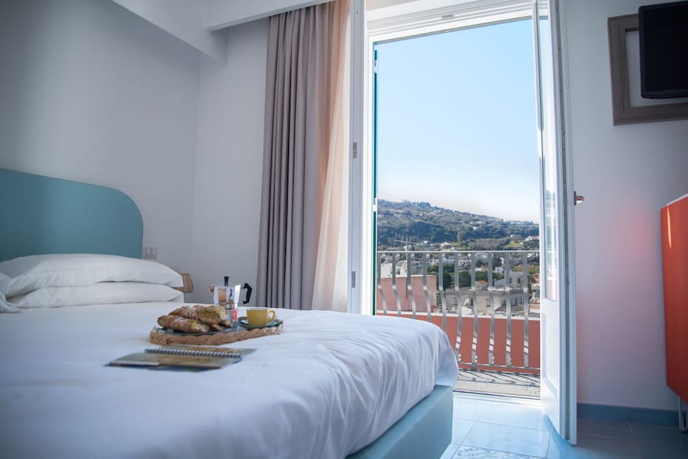 Triple Room, Balcony, Hill View
