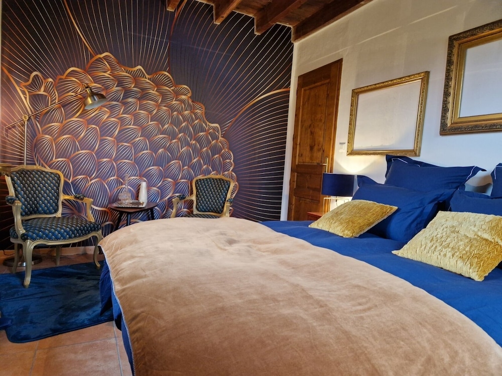 Double Room, Shared Bathroom, Garden View photo 1
